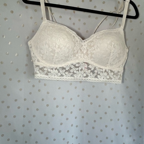 PINK Victoria's Secret Floral Lace Bralette in Cream - Picture 2 of 10